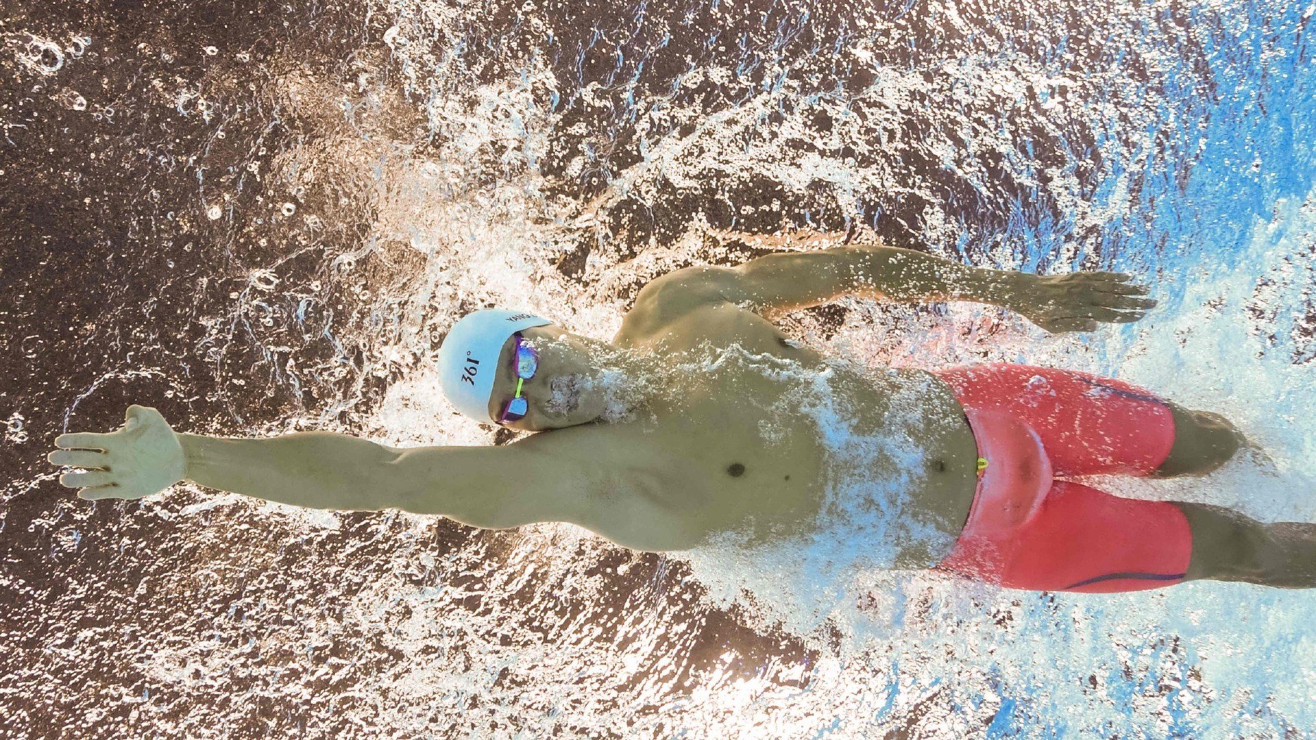 橙衣军团的节拍器，荷兰如何用节奏掌控尼日利亚，马丁内利点燃赛场