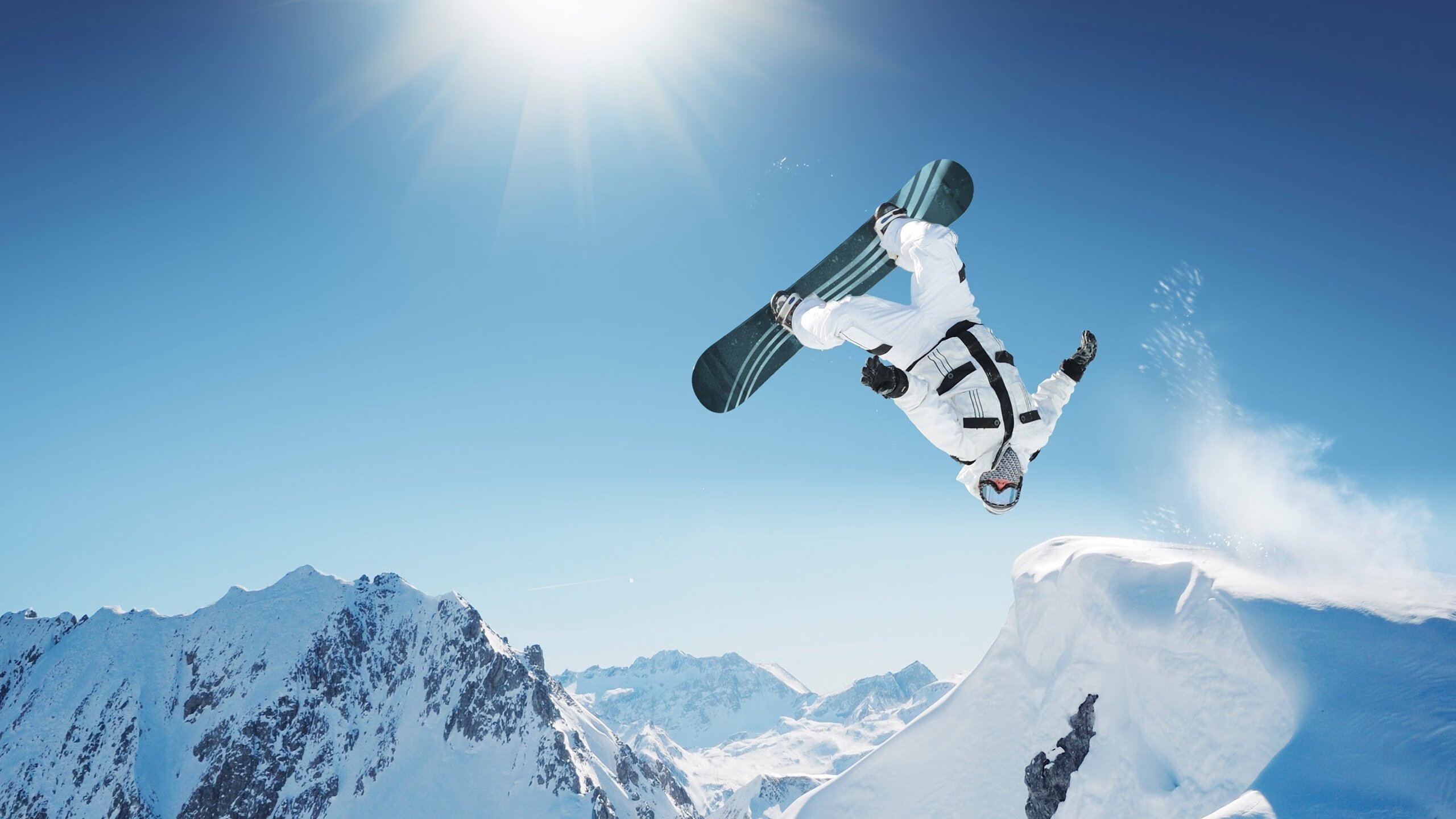 爱游戏入口-绿茵场与乒乓台的双重奏，法国队惊天逆转与梁靖崑的纪录之夜